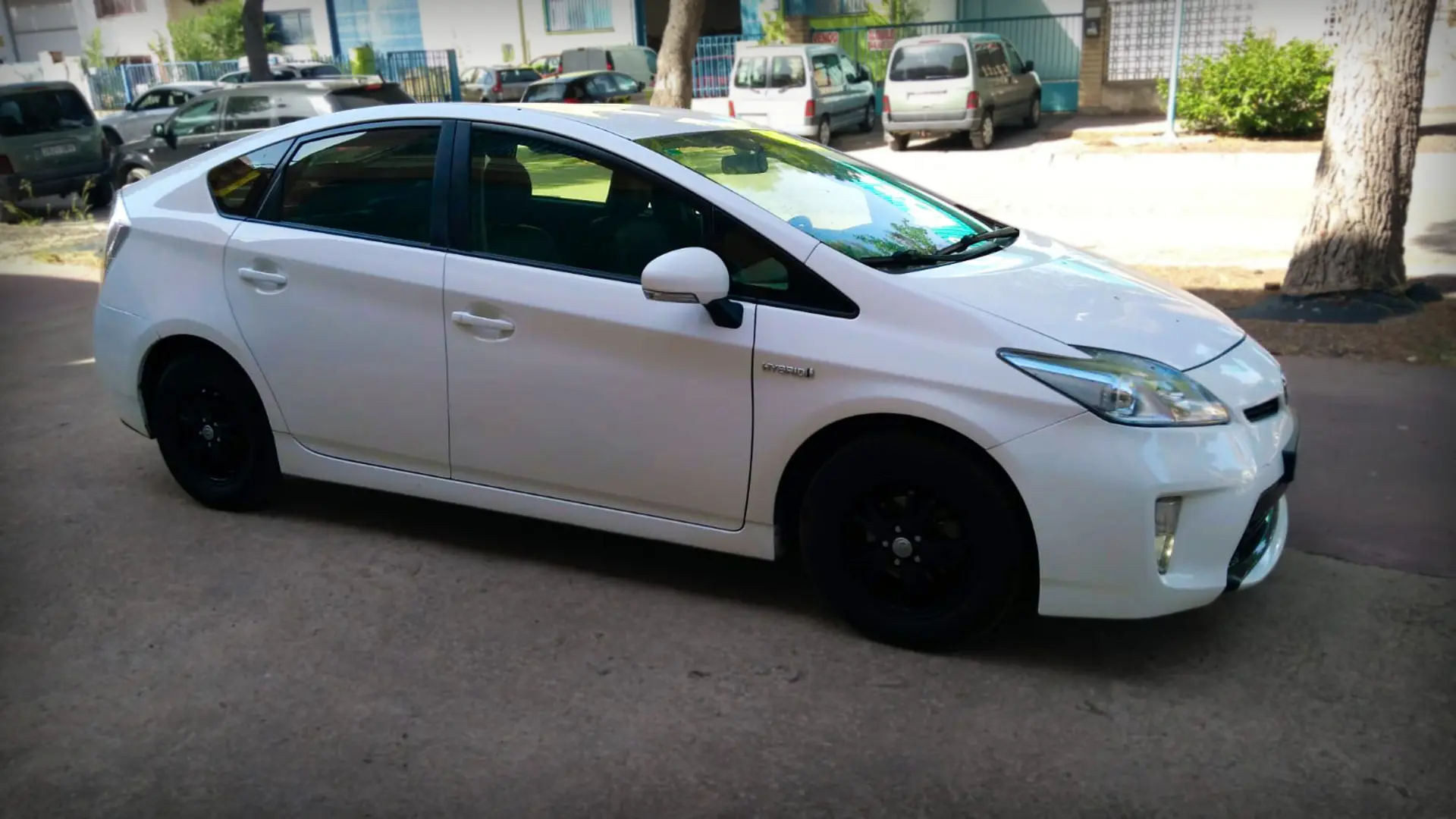 TOYOTA PRIUS 1.8 HIBRIDO - Miniatura 2