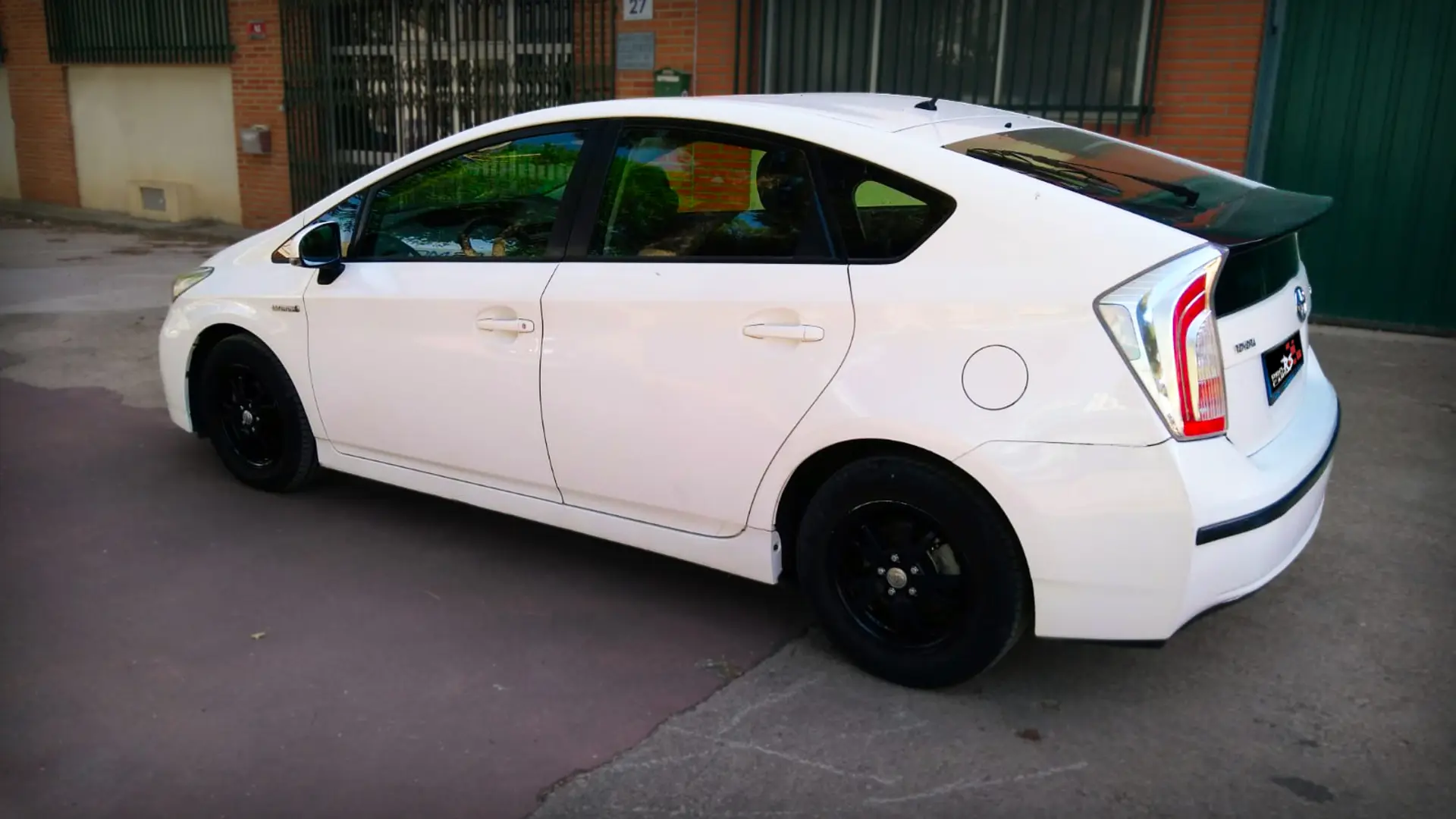 TOYOTA PRIUS 1.8 HIBRIDO - Miniatura 3