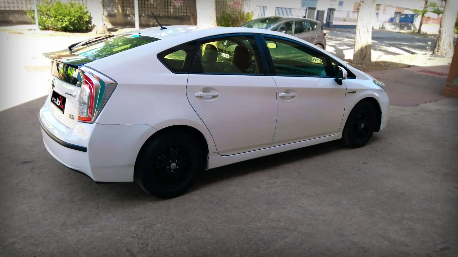 TOYOTA PRIUS 1.8 HIBRIDO - Miniatura 4