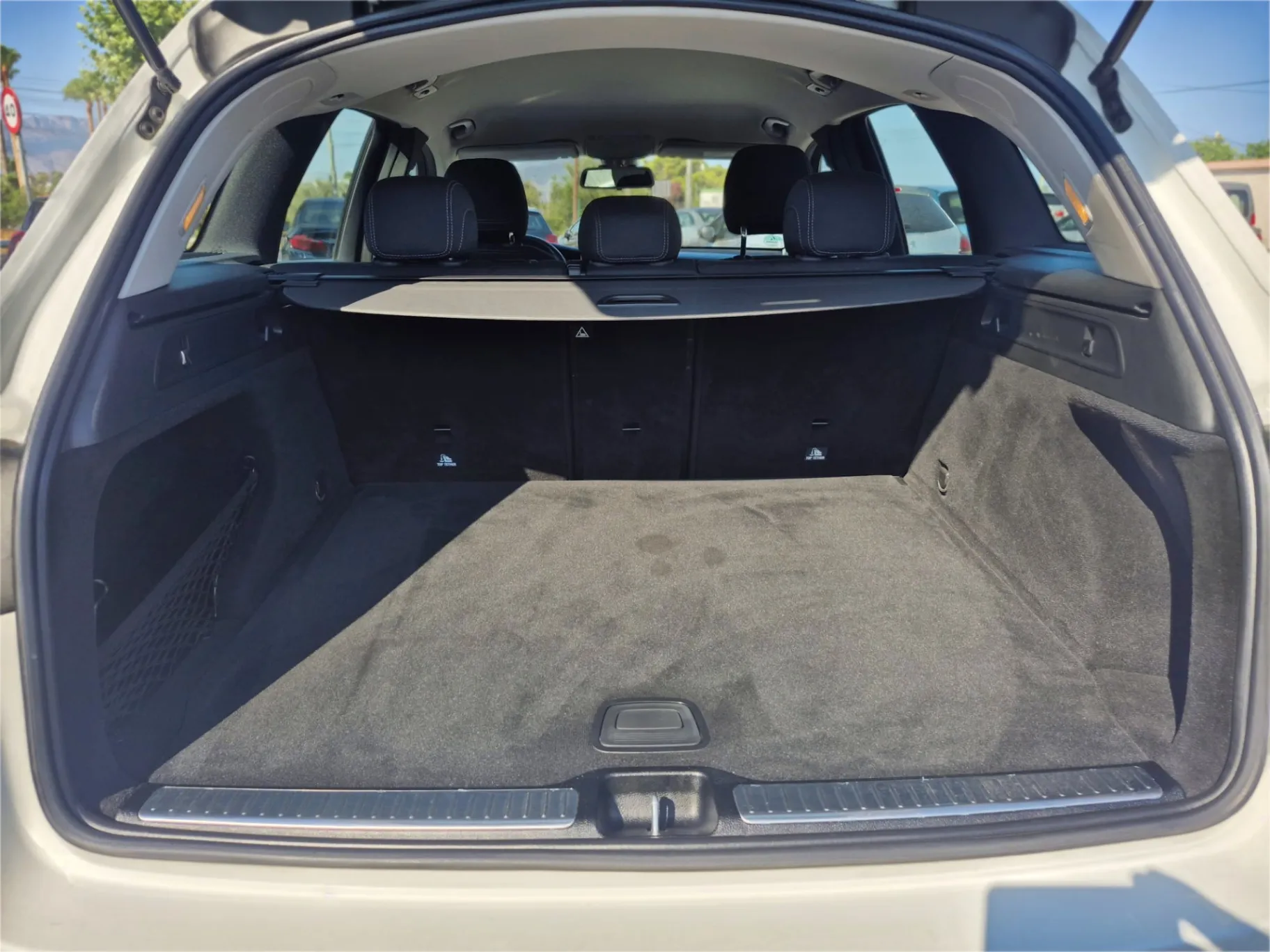 Mercedes-Benz GLC 220 d 4MATIC - Miniatura 8