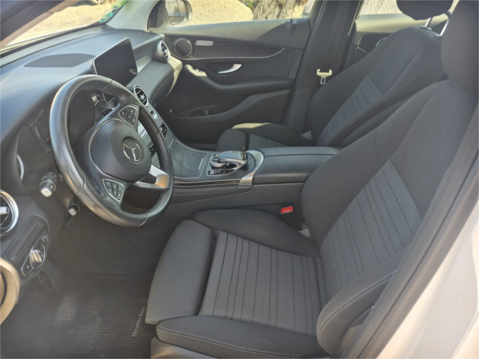 Mercedes-Benz GLC 220 d 4MATIC - Miniatura 10