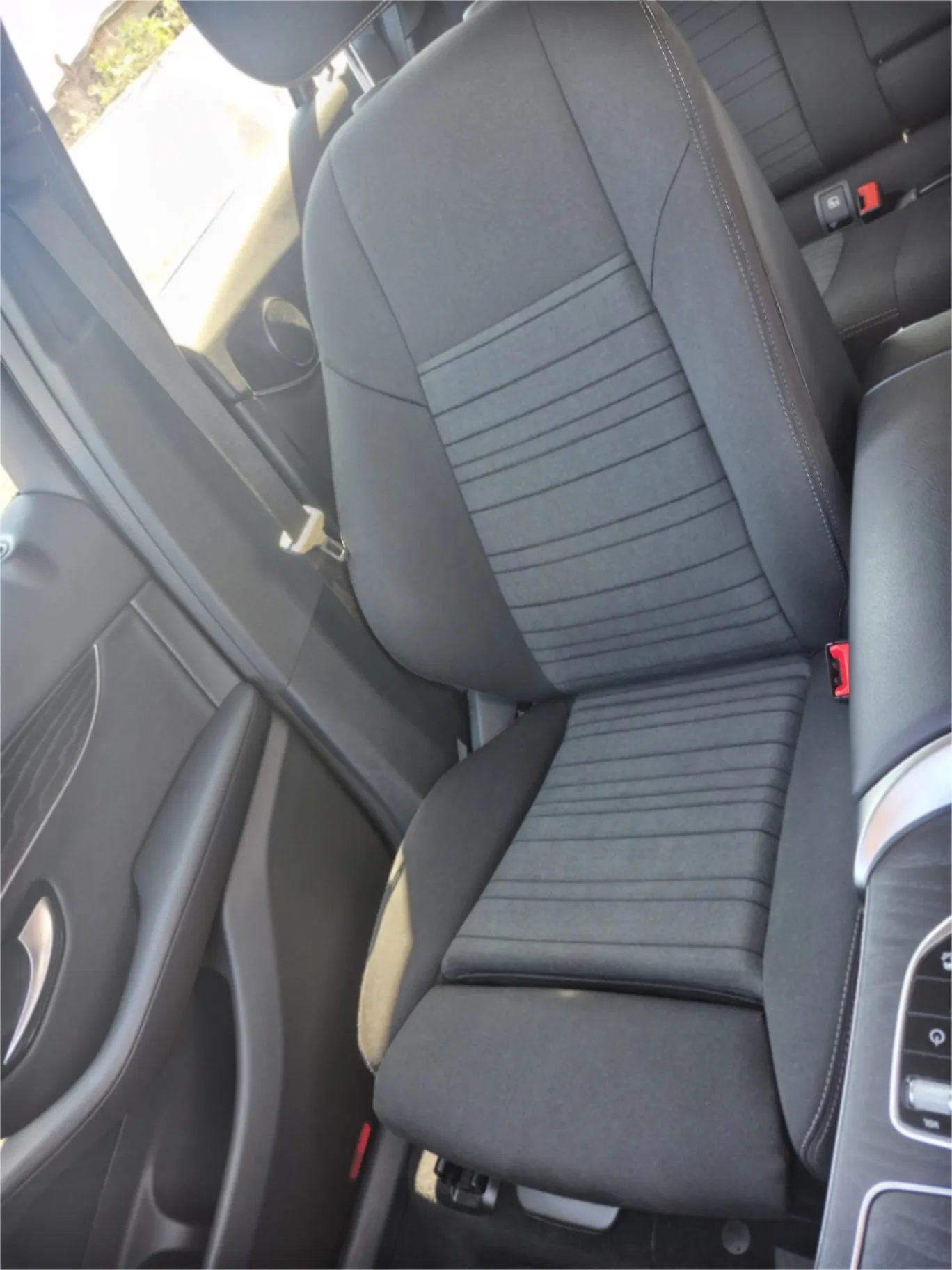 Mercedes-Benz GLC 220 d 4MATIC - Miniatura 12