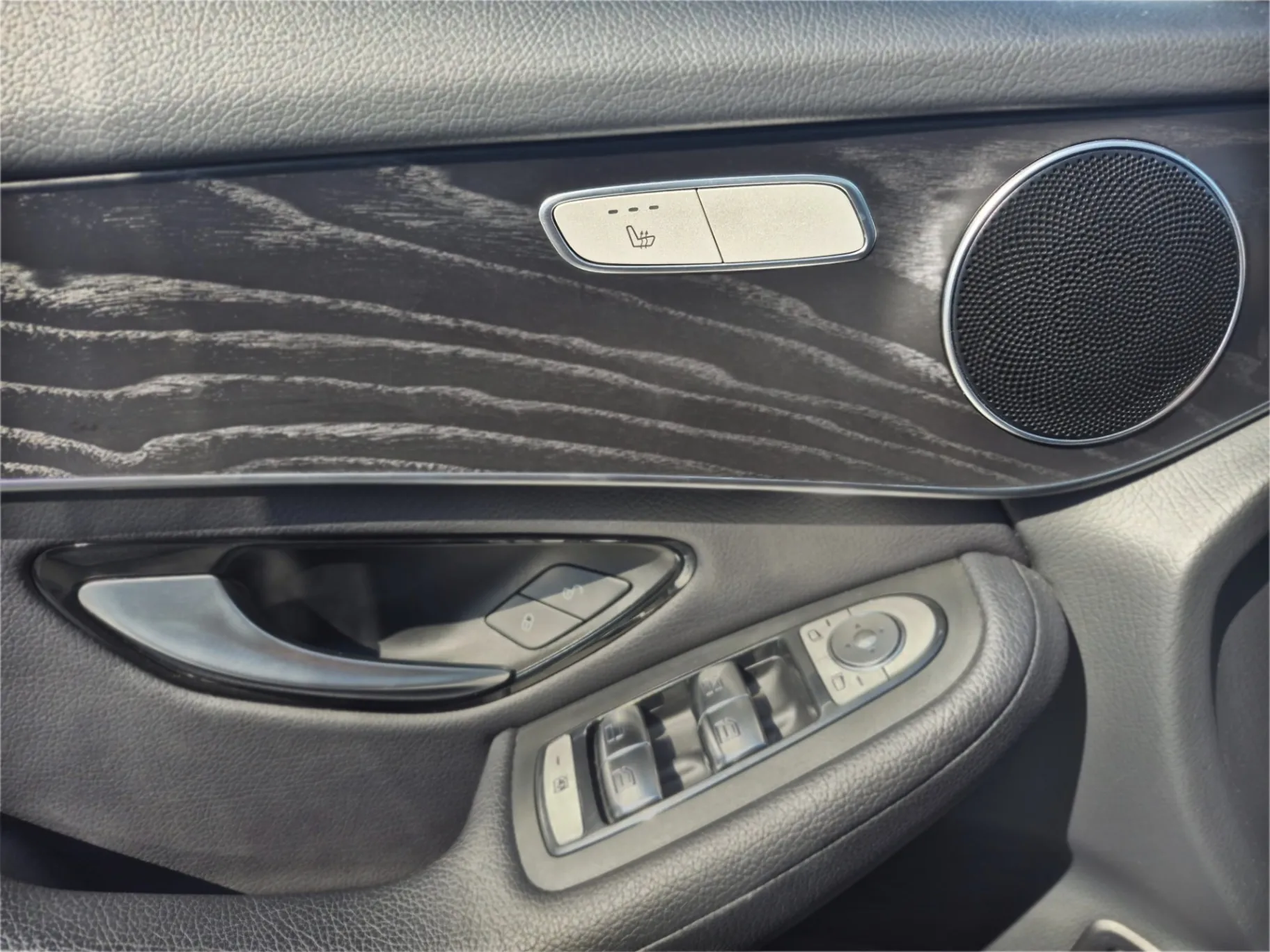 Mercedes-Benz GLC 220 d 4MATIC - Miniatura 16