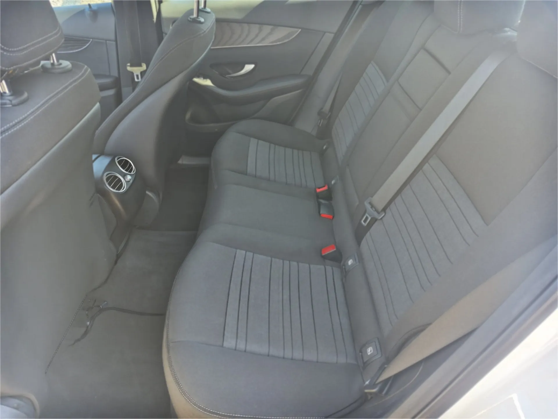 Mercedes-Benz GLC 220 d 4MATIC - Miniatura 17