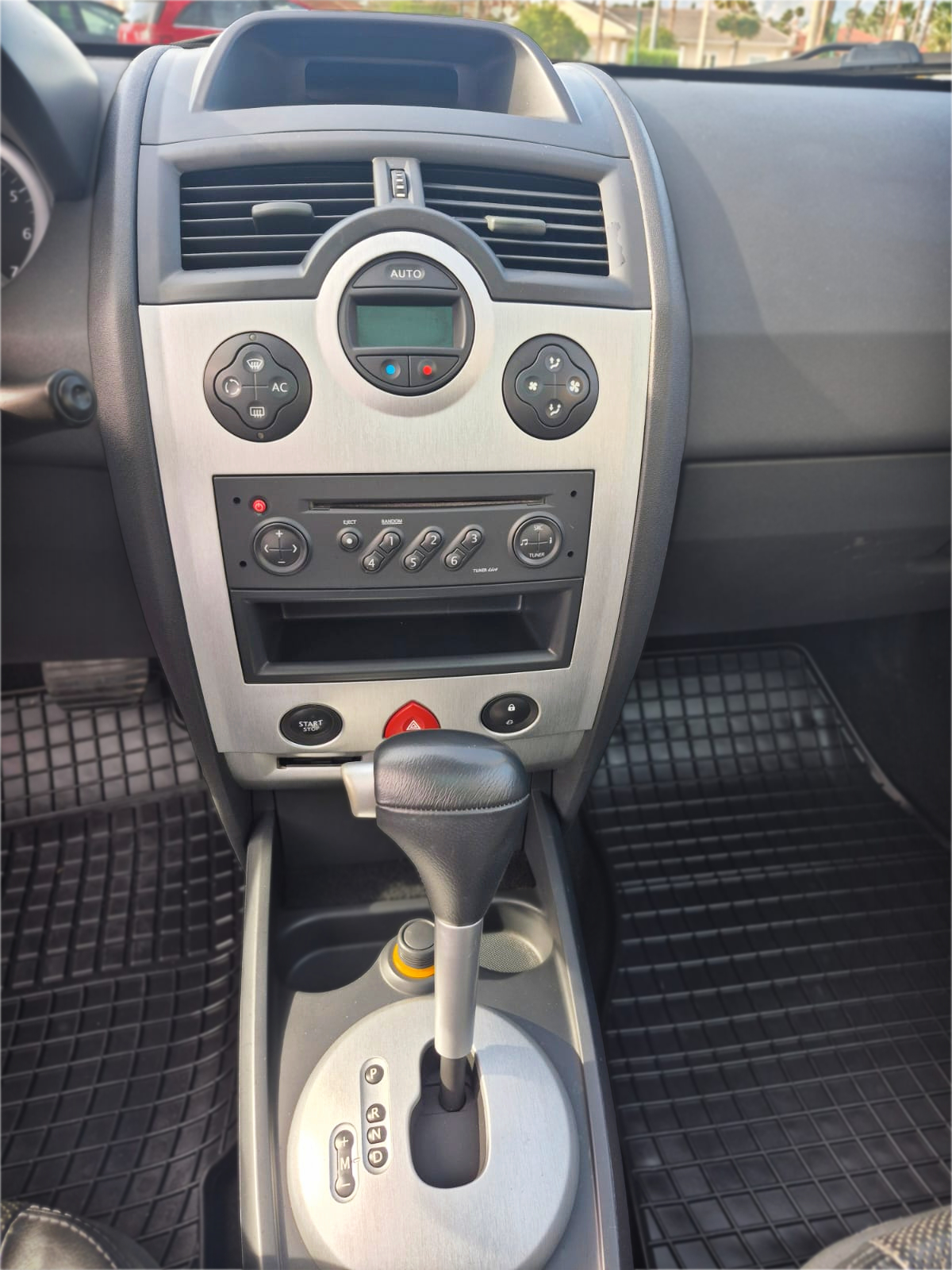 RENAULT MÉGANE II COUPÉ-CABRIOLET - Miniatura 9