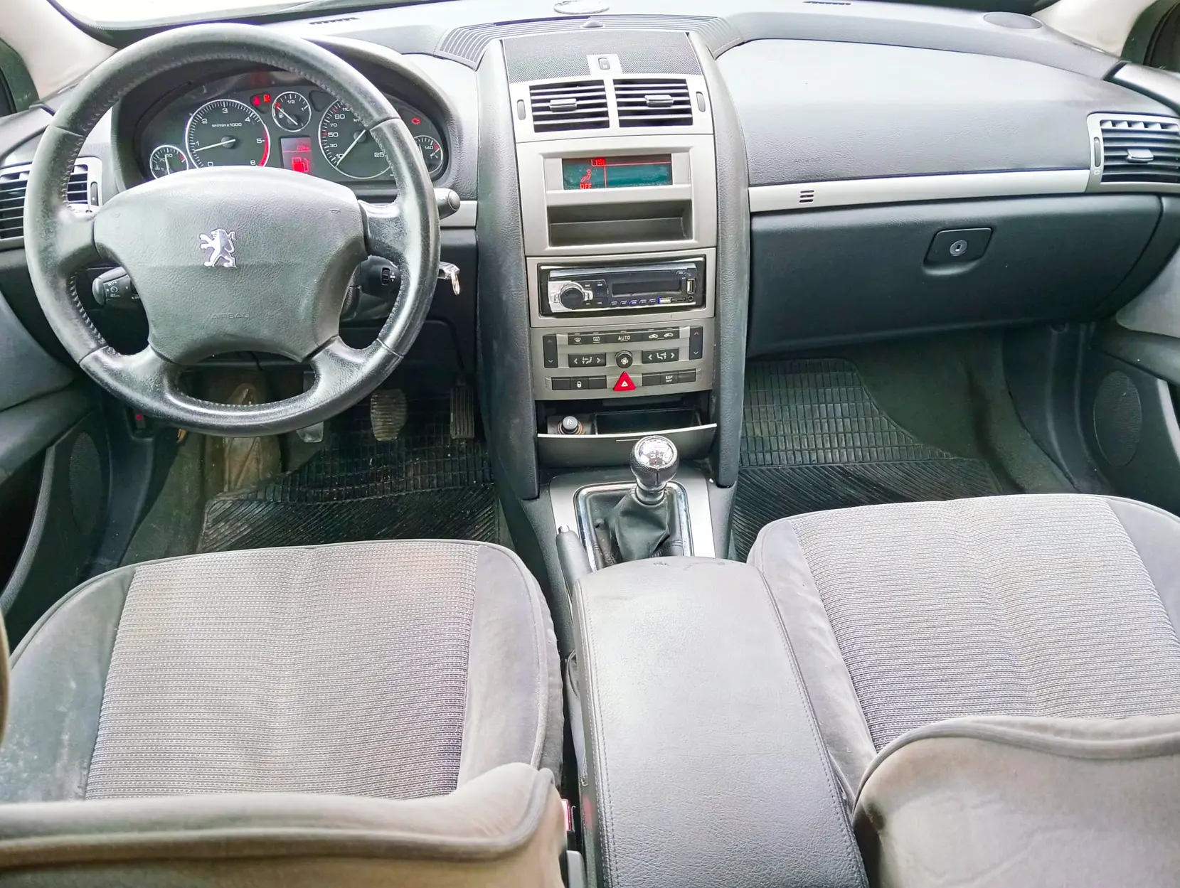 PEUGEOT 407 2.0 HDI - Miniatura 7