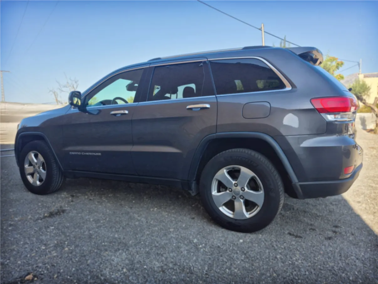 JEEP GRAND CHEROKEE 4X4 CRD - Miniatura 4