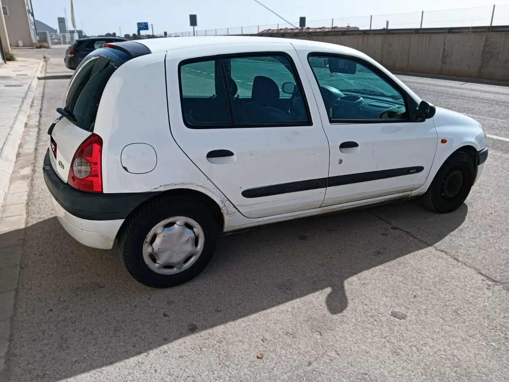 RENAULT CLIO 1.9 D - Foto 1